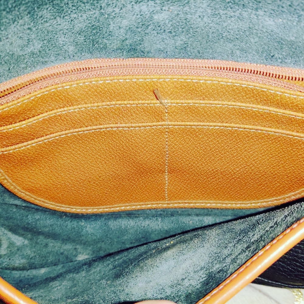 Authentic Dooney & Bourke purse - Picture 12 of 12